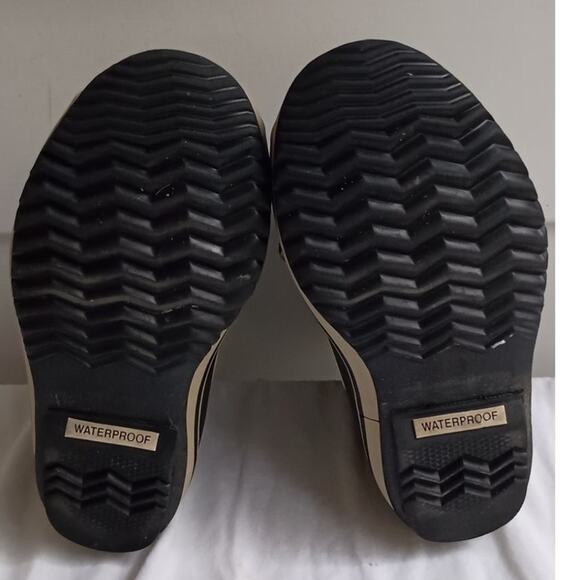 Sorel Kids' Yoot Pac Waterproof Snow Boot Size 3 - Picture 11 of 12